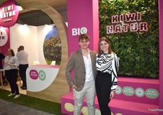Pablo y Silvia Lechado, en el stand de la empresa asturiana Kiwi Natur.